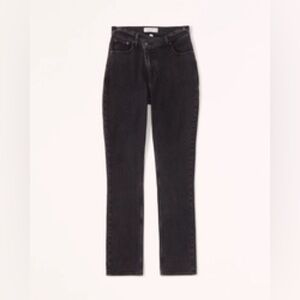 Abercrombie Curve Love Ultra High Rise 90s Slim Straight Jean in 33Long